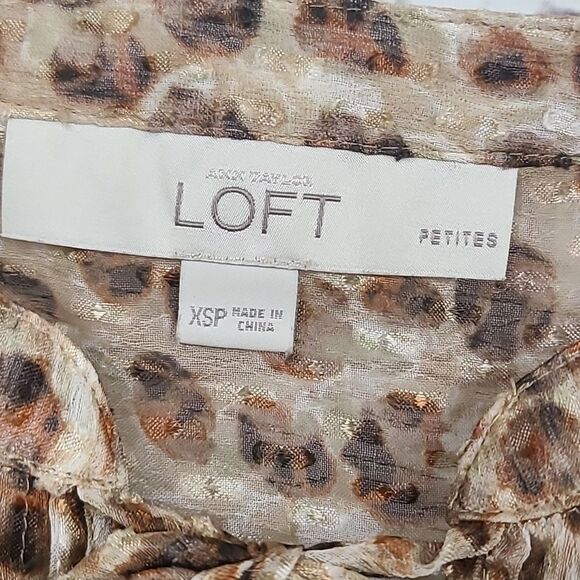 LOFT Petites Cheetah Print Swiss Dot Sheer Sleeveless Blouse Ruffle Pleated Top - Picture 3 of 12